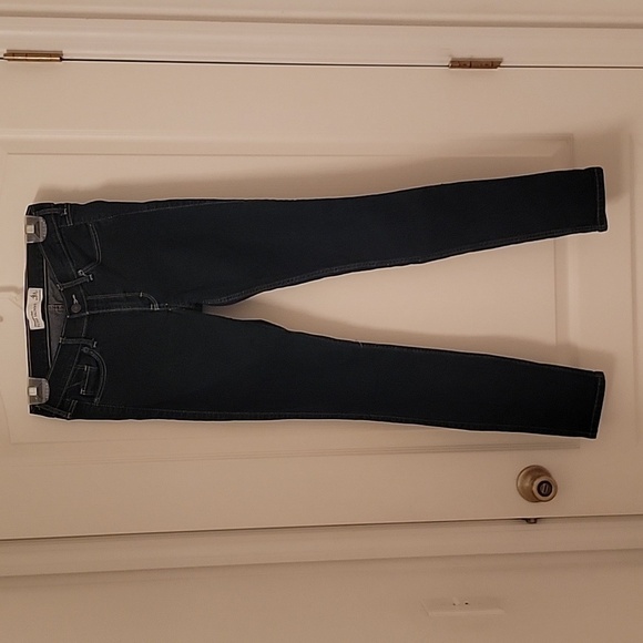 Abercrombie & Fitch, Super Skinny. Size 4, Excellent Used Condition! - Picture 8 of 11